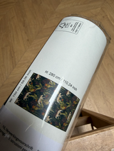 Papier peint Monkey Business Dark 150cm de largeur x 280cm de hauteur - papier mat - seconde chance