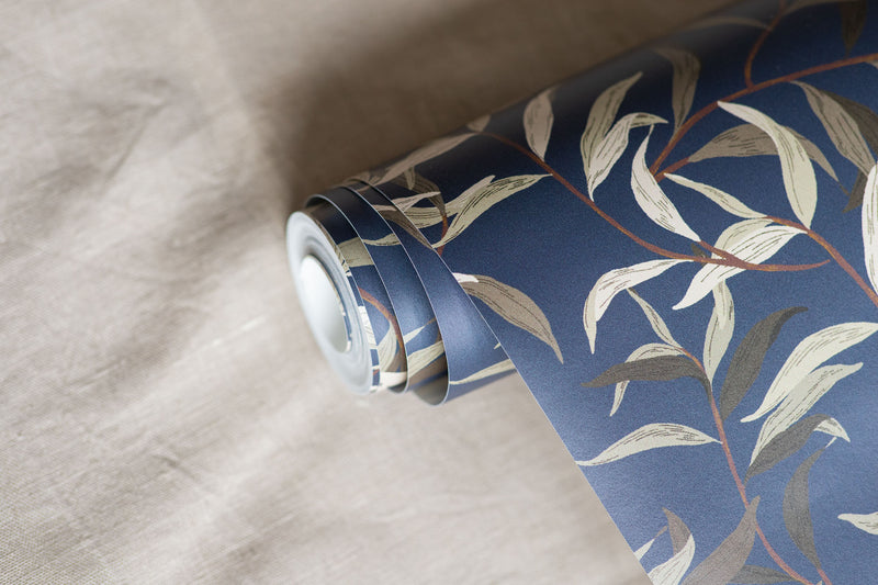 Wallpaper on roll - Lola Leaves navy